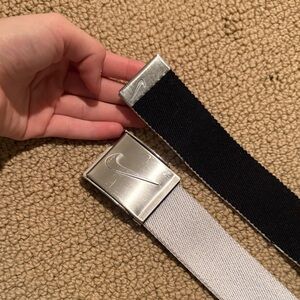 Nike Men's white Belt with metal buckle